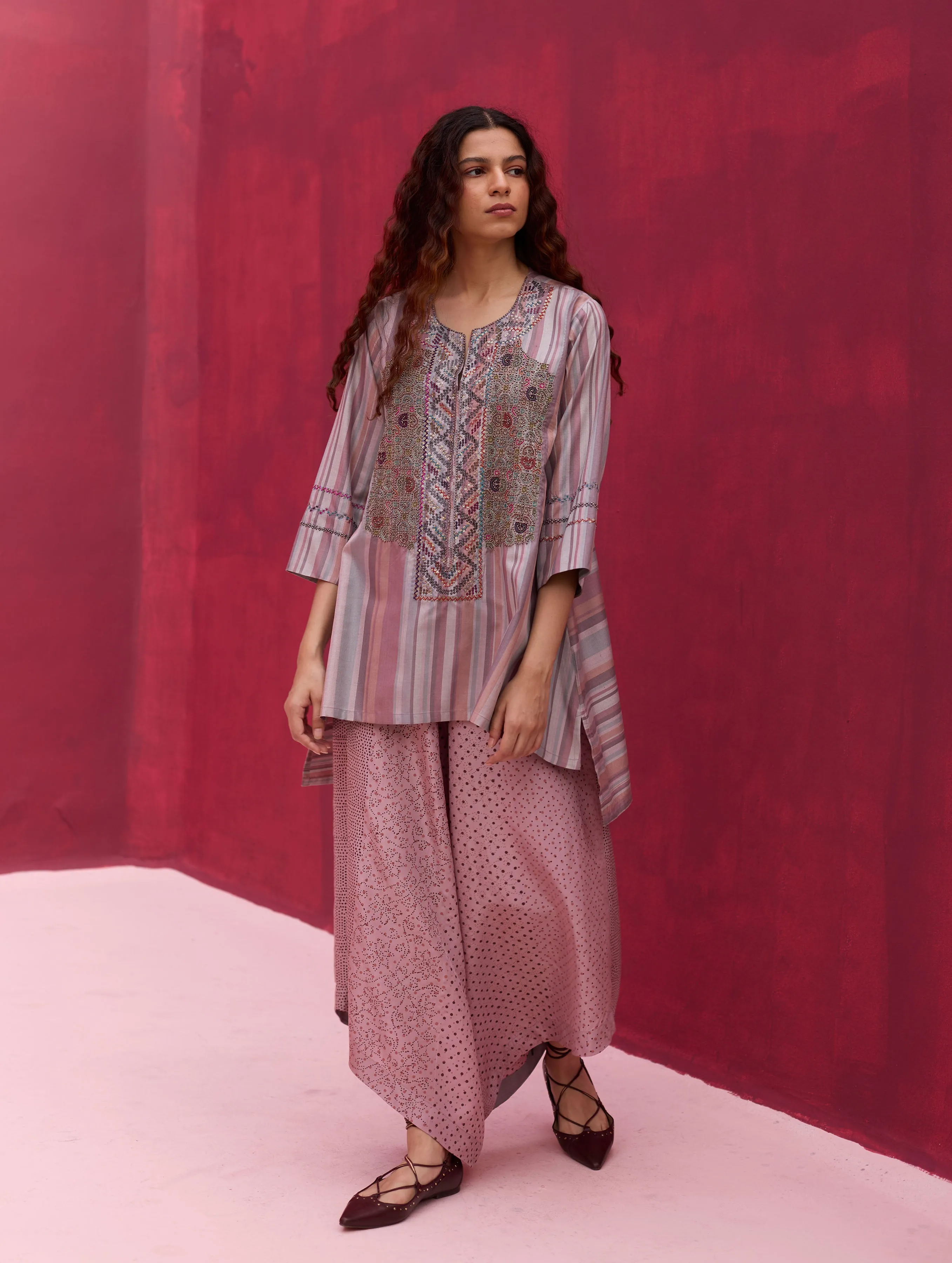 Olena Hand-Embroidered Silk Kurta Set - Lavender