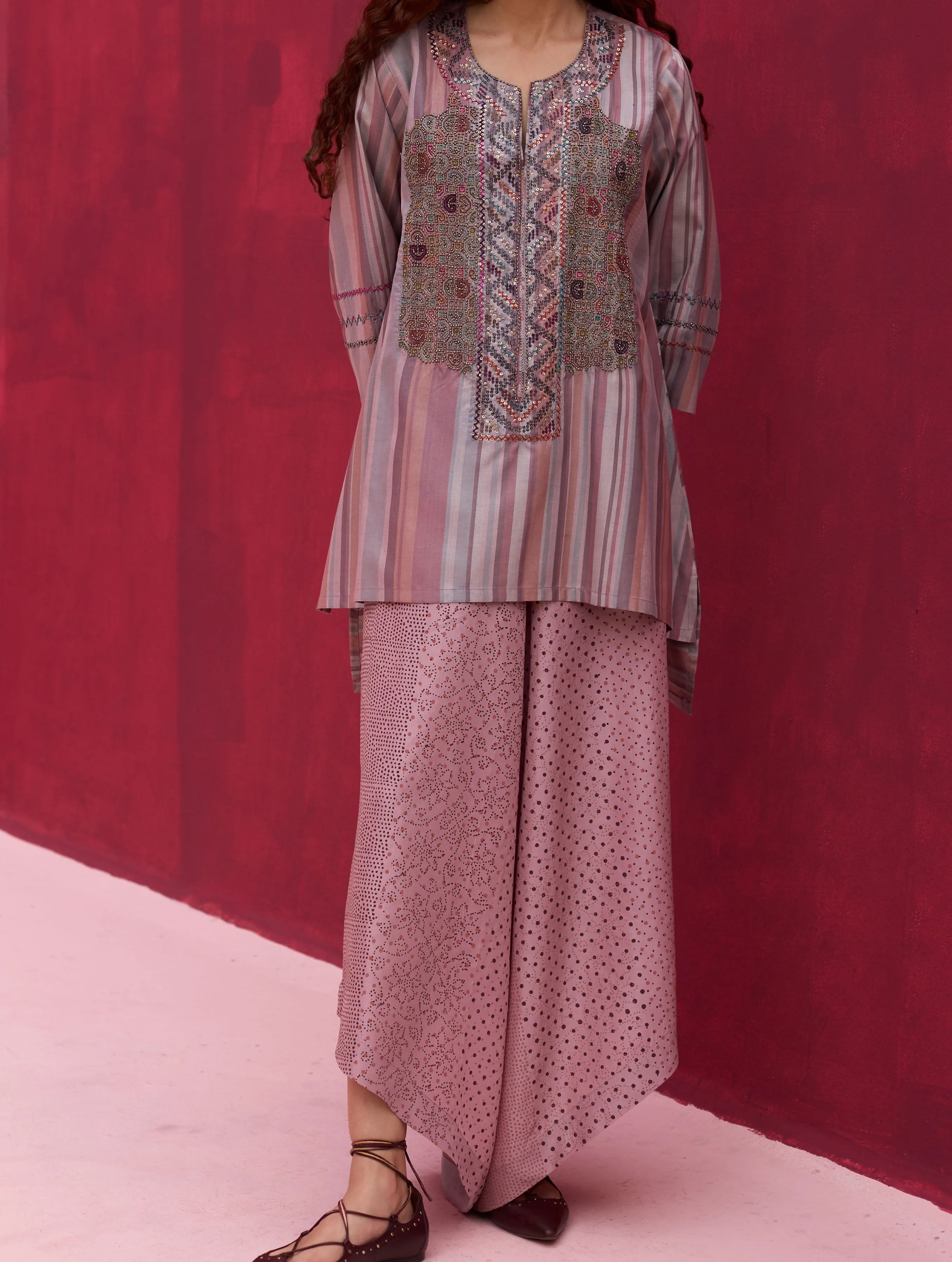 Olena Hand-Embroidered Silk Kurta Set - Lavender